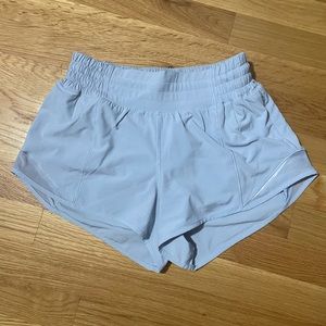 Lululemon hotty hot 2.5 shorts